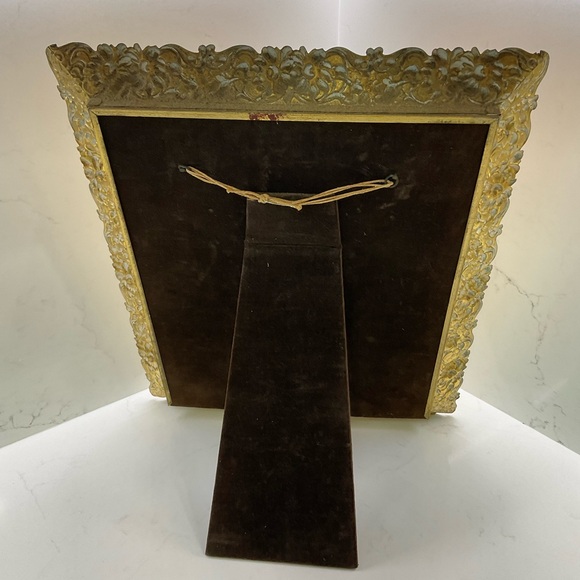 Vintage Floral Frame gold/brass tone metal w/ off white Hollywood Regency - Picture 4 of 9